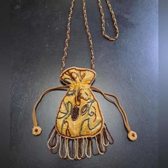 Handmade Beaded Pouch - Picture 4 of 9